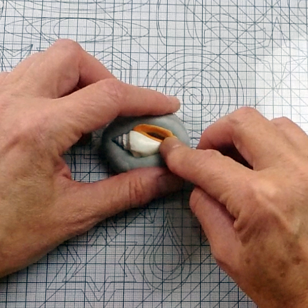 Metal Clay. Jak wykonać i zastosować formy silikonowe w biżuterii?